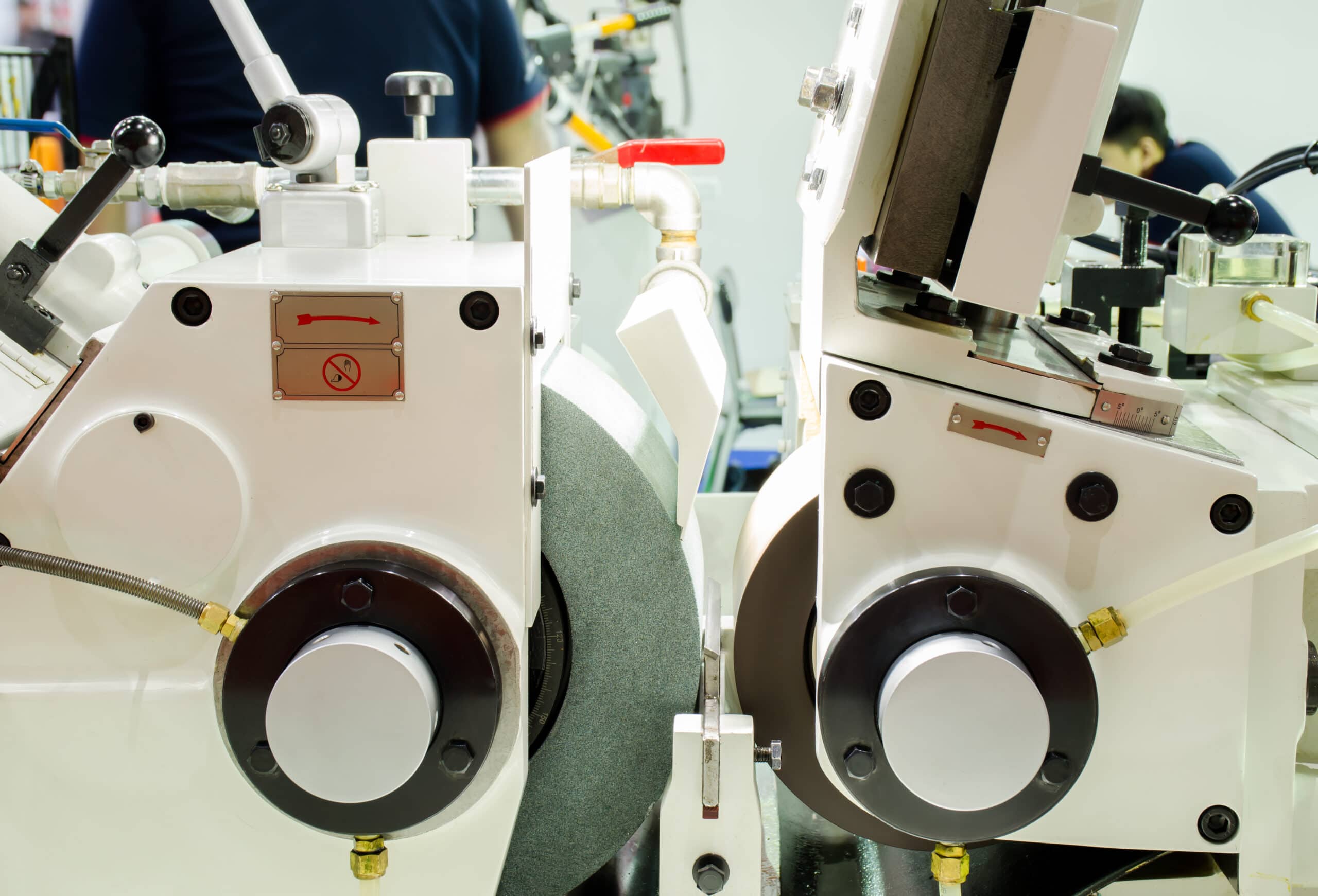 How Does Centerless Grinding Work? Laurel Wire Co., Inc.